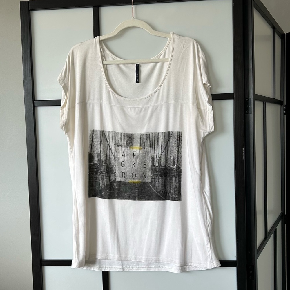 M.STUDIO White Graphic Short Sleeve Tee